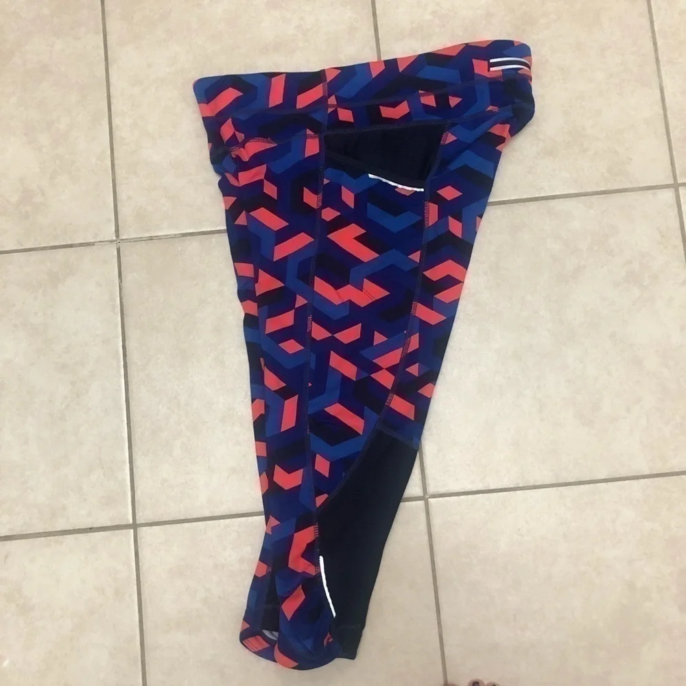 ATHLETA geometric pattern leggings, small